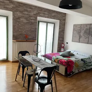https://una-finestra-sul-centro-storico.emilia-romagnahotels.net